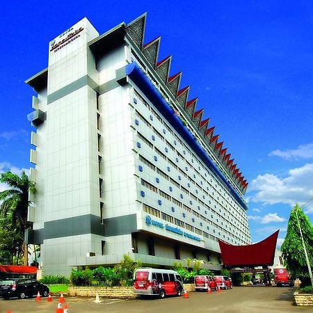 Danau Toba Hotel International Medan Exterior photo