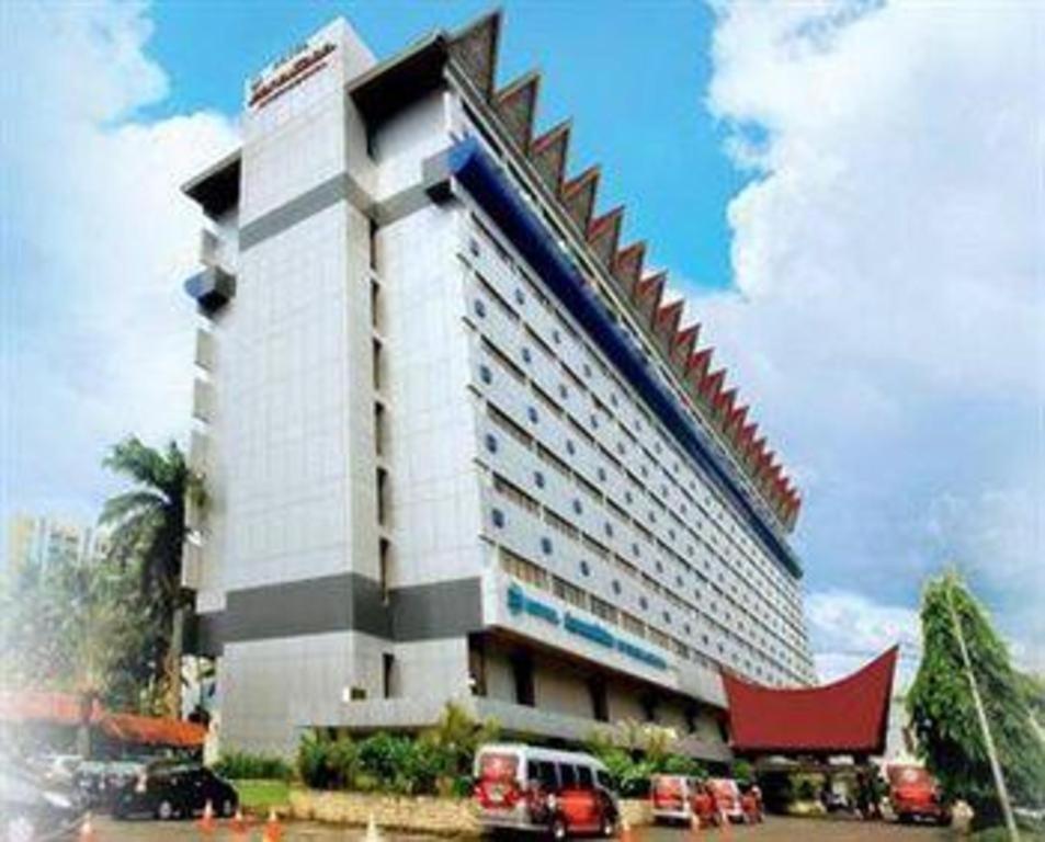 Danau Toba Hotel International Medan Exterior photo